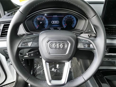 Used 2024 Audi Q5 2.0T Premium w/ Summer of Audi Package AWD/4WD image 9