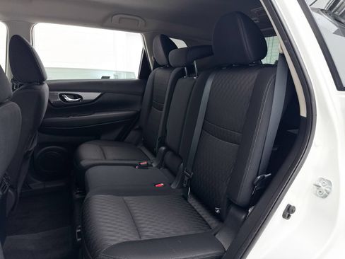 Used 2018 Nissan Rogue S AWD/4WD image 22