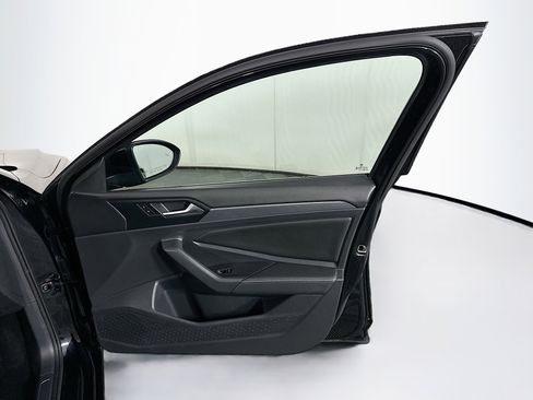 Used 2024 Volkswagen Jetta SE image 30