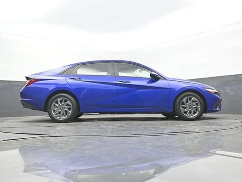 Used 2024 Hyundai Elantra SEL FWD image 59