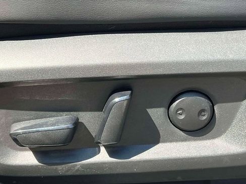 Used 2023 Nissan Rogue SV w/ SV Premium B Package image 19