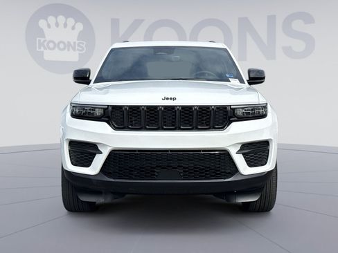 Used 2025 Jeep Grand Cherokee Altitude AWD/4WD image 11