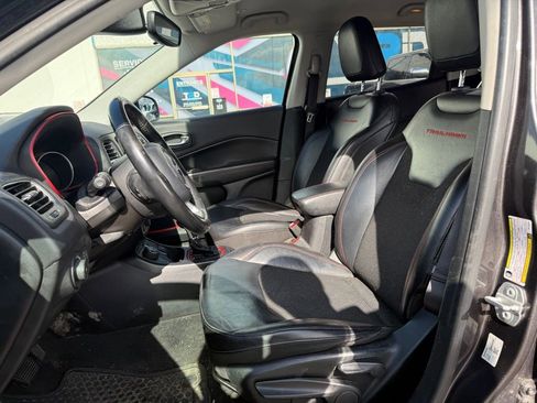 Used 2019 Jeep Compass Trailhawk image 10