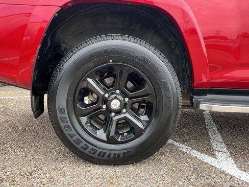 Used 2022 Toyota 4Runner SR5 image 7