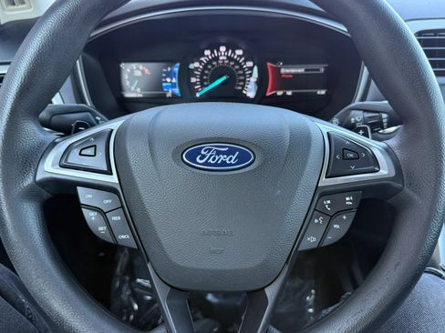 Used 2018 Ford Fusion SE w/ Fusion SE Technology Package FWD image 10