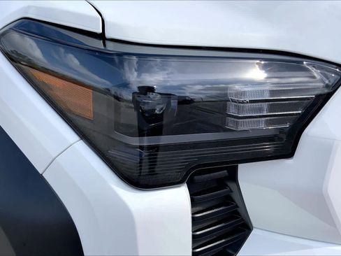 Used 2024 Toyota Tacoma TRD Off-Road image 26