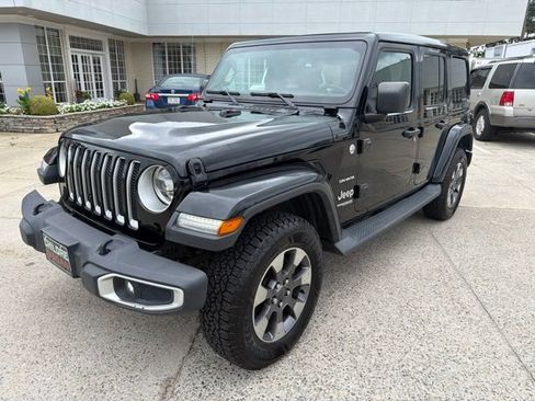Used 2019 Jeep Wrangler Unlimited Sahara AWD/4WD image 2