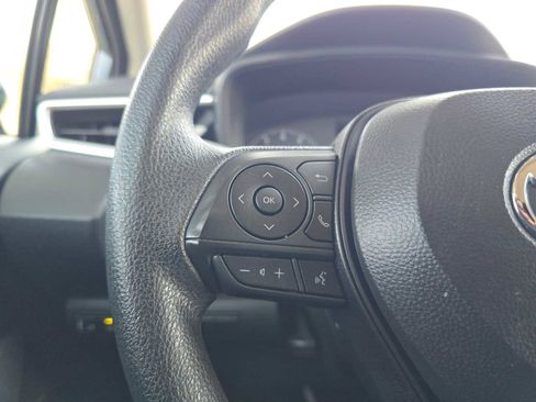 Certified 2025 Toyota Corolla LE FWD image 30