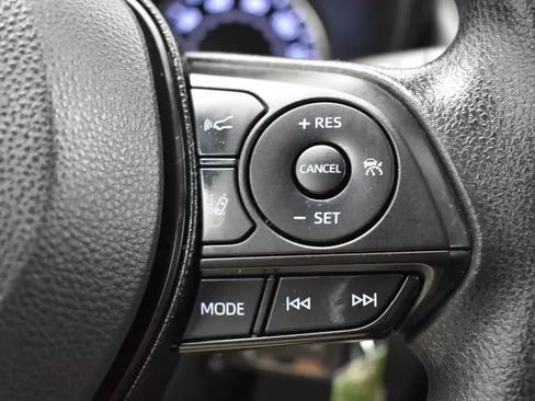 Used 2020 Toyota RAV4 LE FWD image 23