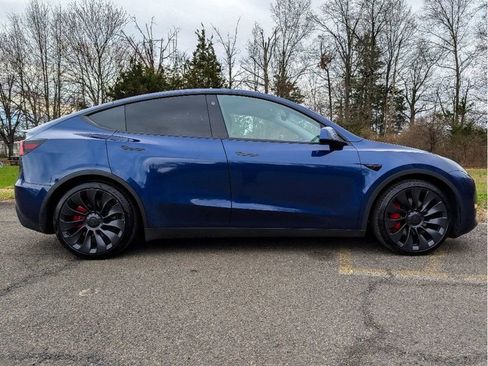 Used 2023 Tesla Model Y Performance AWD/4WD image 4