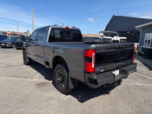 Used 2025 Ford F250 Platinum AWD/4WD image 3