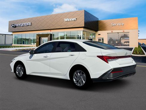 New 2026 Hyundai Elantra Hybrid FWD image 23