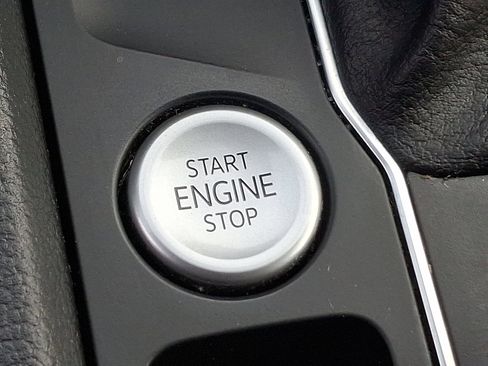 Certified 2022 Volkswagen Atlas SE w/ Panoramic Sunroof Package image 22