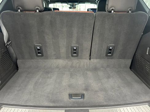 Used 2023 GMC Yukon Denali Ultimate image 20