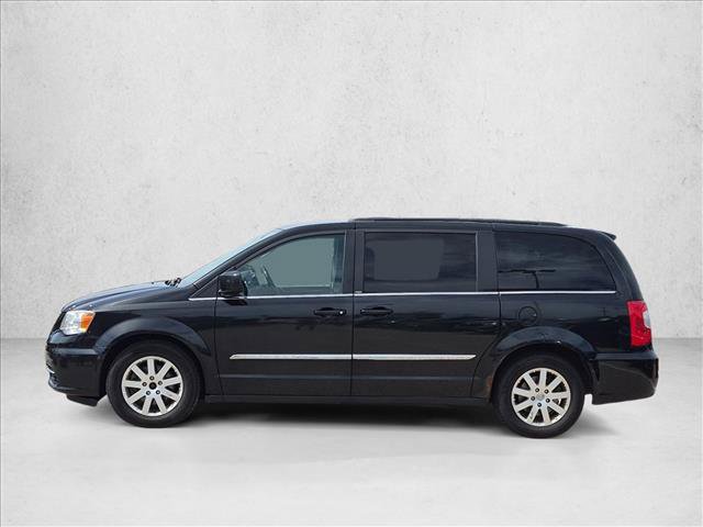 Used 2013 Chrysler Town & Country Touring FWD image 9