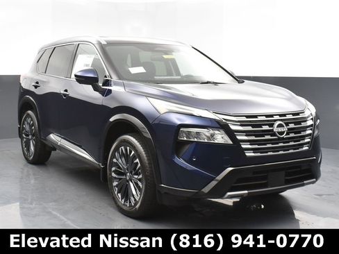 Used 2025 Nissan Rogue Platinum w/ Tech Package image 1