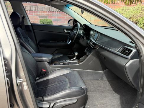 Used 2016 Kia Optima EX image 11