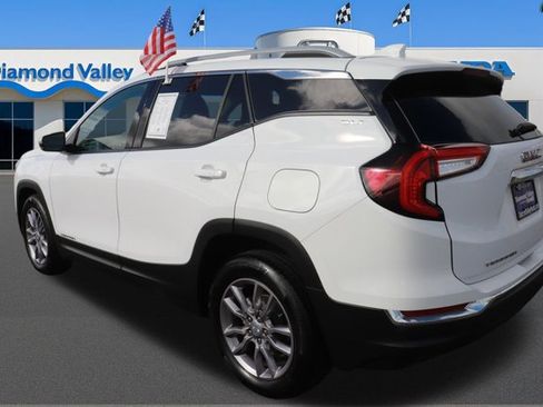 Used 2023 GMC Terrain SLT image 4
