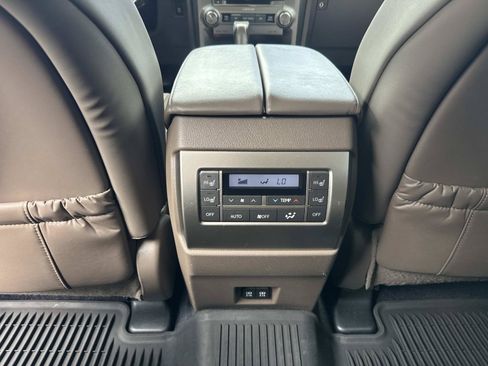 Used 2021 Lexus GX 460 Premium w/ Accessory Package AWD/4WD image 16