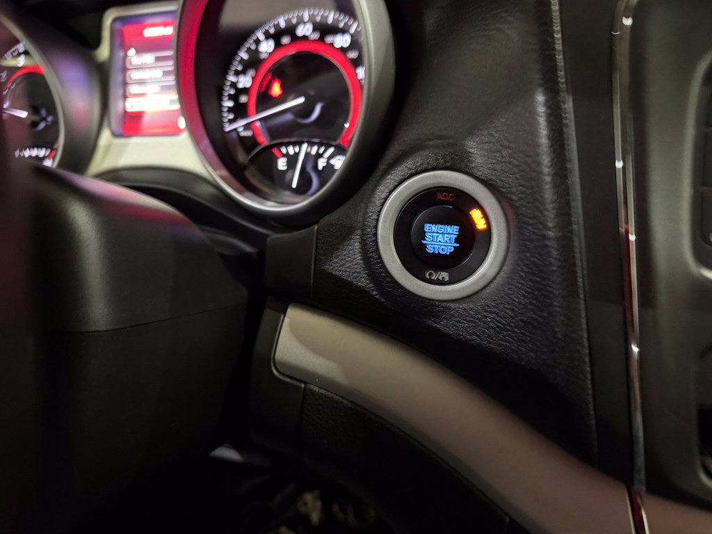 Used 2019 Dodge Journey SE w/ Connectivity Group FWD image 3