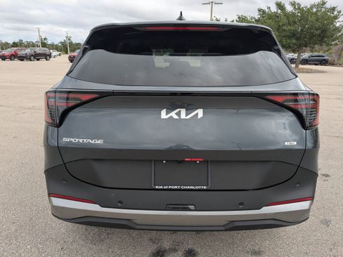 New 2026 Kia Sportage LX FWD image 6
