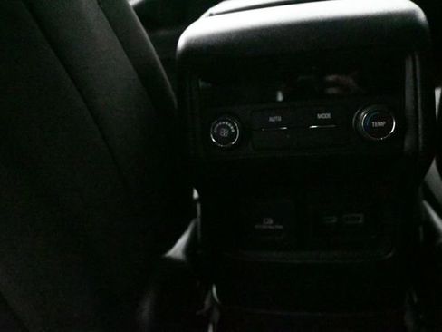 Used 2023 GMC Acadia SLE w/ Driver Convenience Package AWD/4WD image 17