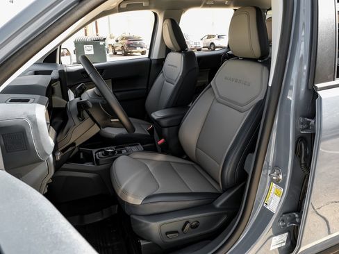 Used 2025 Ford Maverick Lariat w/ 4K Tow Package image 38