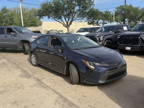 Used 2024 Toyota Corolla LE image 3