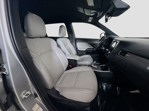 Used 2022 Mitsubishi Outlander SEL image 29