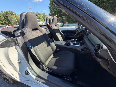 Used 2016 MAZDA MX-5 Miata Club RWD image 14