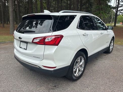 Used 2020 Chevrolet Equinox Premier FWD image 3