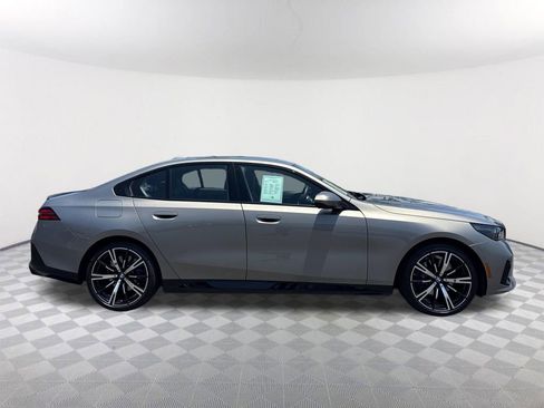 Used 2026 BMW 530i w/ M Sport Package RWD image 3