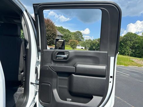 Used 2025 Chevrolet Silverado 2500 W/T AWD/4WD image 50