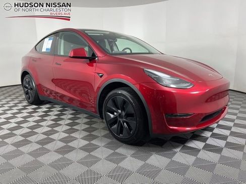 Used 2024 Tesla Model Y Long Range image 1