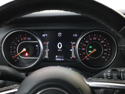 Used 2020 Jeep Wrangler Unlimited Sahara w/ LED Lighting Group AWD/4WD image 18