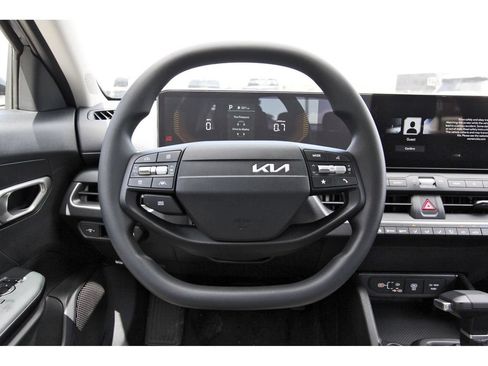 New 2026 Kia K4 FWD image 13