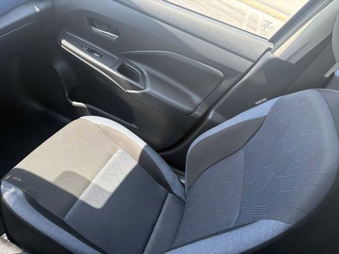 Used 2025 Nissan Versa SV FWD image 26