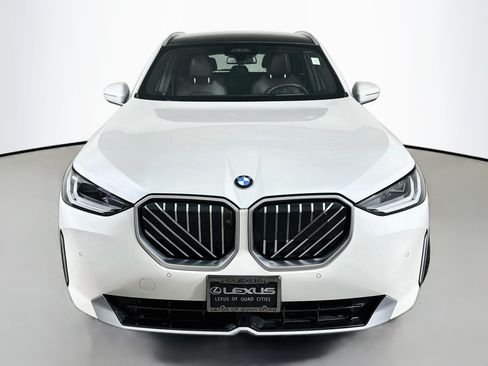 Used 2025 BMW X3 xDrive30i w/ Premium Package AWD/4WD image 2
