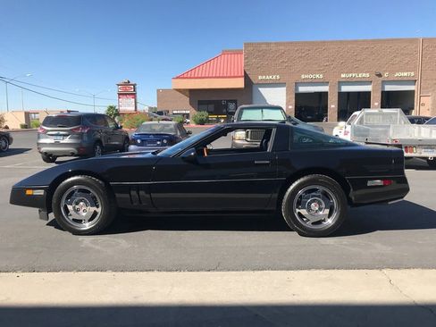 Used 1988 Chevrolet Corvette Coupe image 8