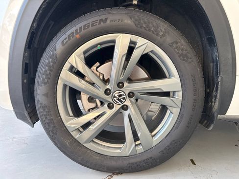 Used 2024 Volkswagen Atlas Cross Sport SEL R-Line AWD/4WD image 28