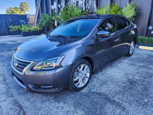Used 2013 Nissan Sentra SR w/ Driver Pkg image 2