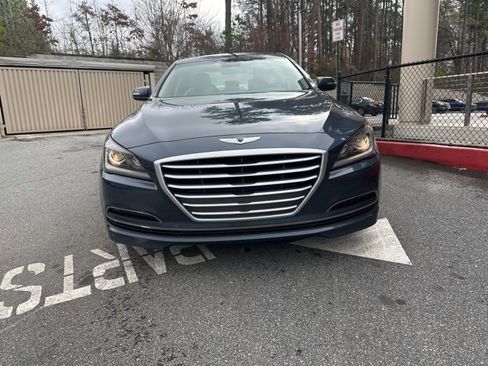 Used 2015 Hyundai Genesis 3.8 image 2