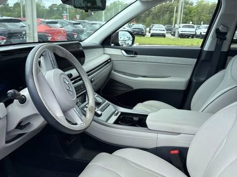 Used 2024 Hyundai Palisade Calligraphy image 2