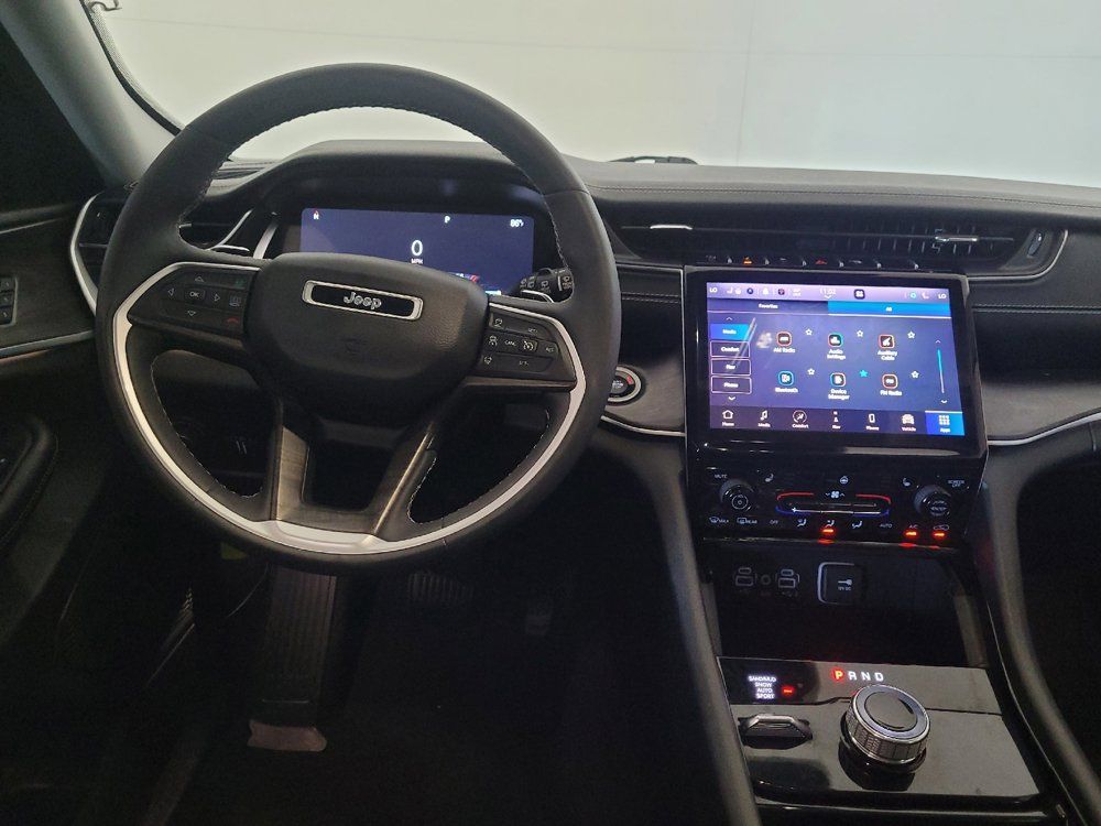 Used 2023 Jeep Grand Cherokee Limited AWD/4WD image 22