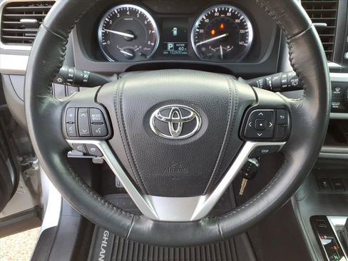 Used 2014 Toyota Highlander Plus image 21