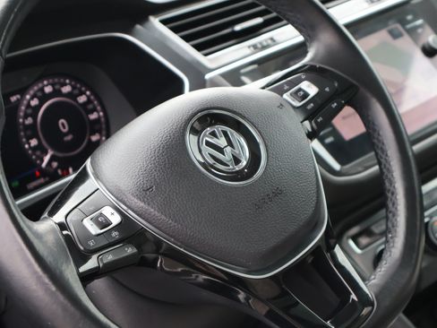 Used 2019 Volkswagen Tiguan SEL Premium AWD/4WD image 15