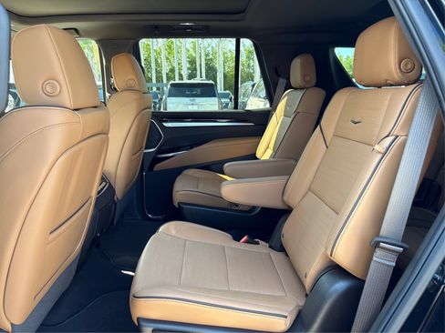 New 2026 Cadillac Escalade Luxury w/ Touring Package AWD/4WD image 10