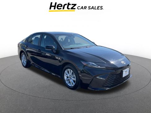 Used 2025 Toyota Camry LE image 1