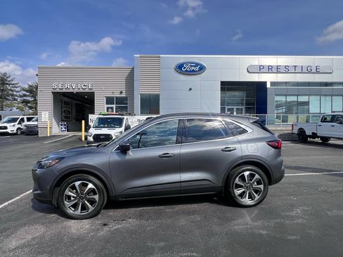 Used 2024 Ford Escape Platinum w/ Premium Technology Package AWD/4WD image 5