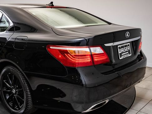 Used 2011 Lexus LS 460 AWD w/ Luxury Value Edition image 19